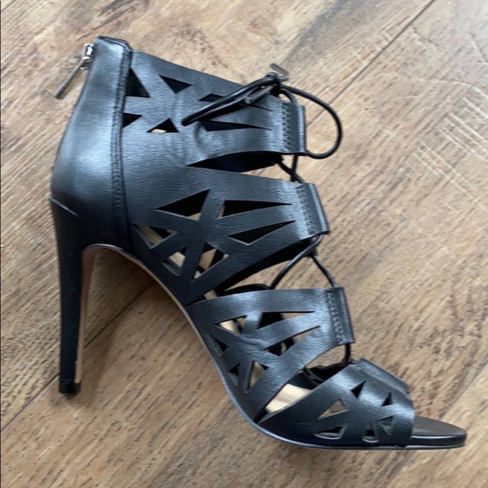 Jessica Simpson black cut out lace up 4”heels